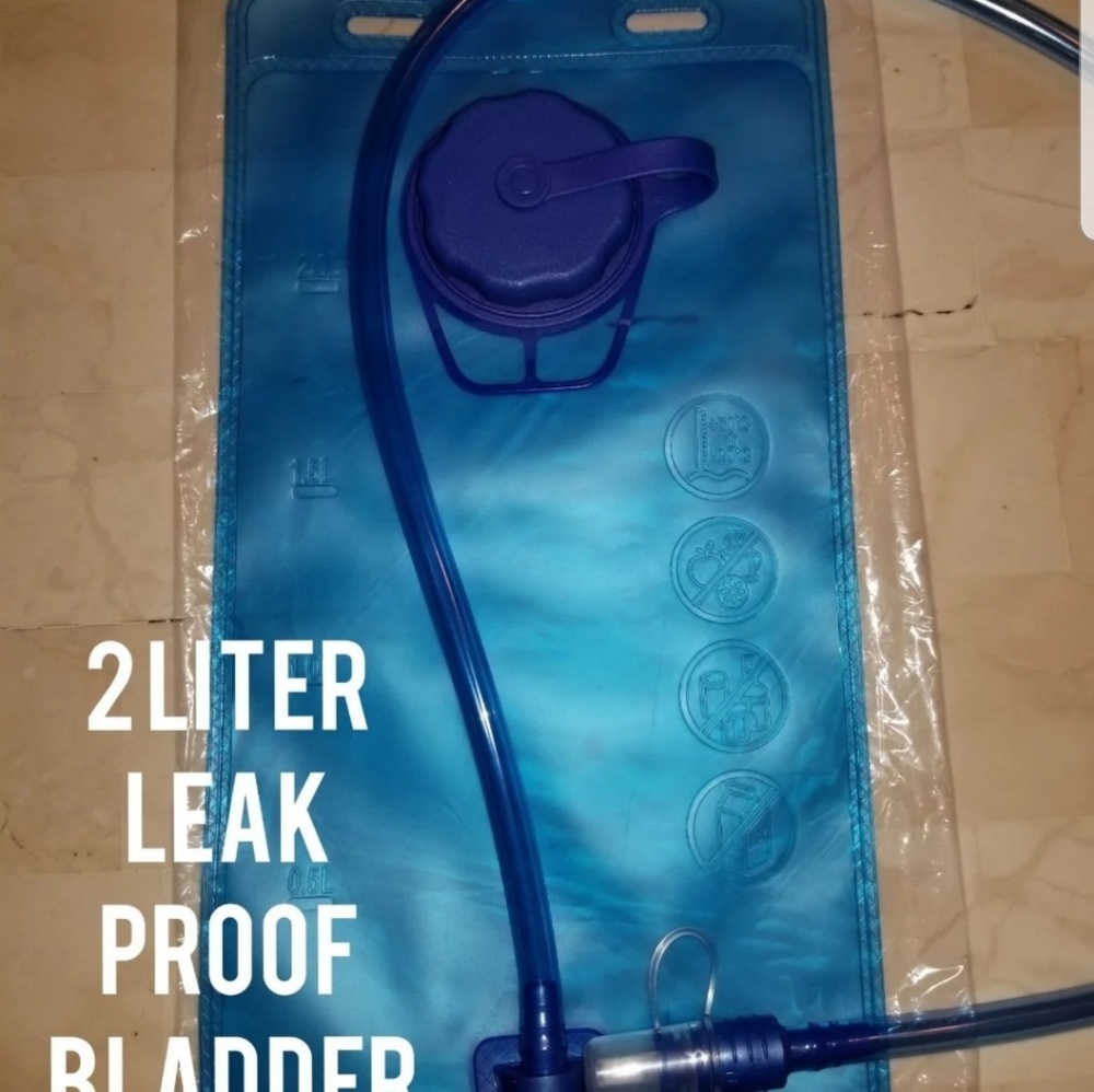Hydration Backpack With 2L Bladder - Picture 8 of 8